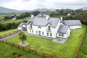 Country Setting in the Middle of Dingle Town.